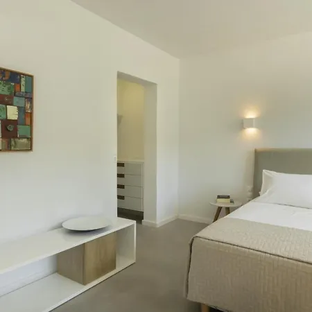 Stunning Beachfront 3br That Has It All! Ambelas