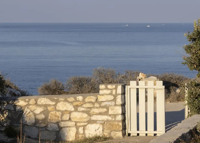 Вилла Stunning Beachfront 3br That Has It All! Амбелас