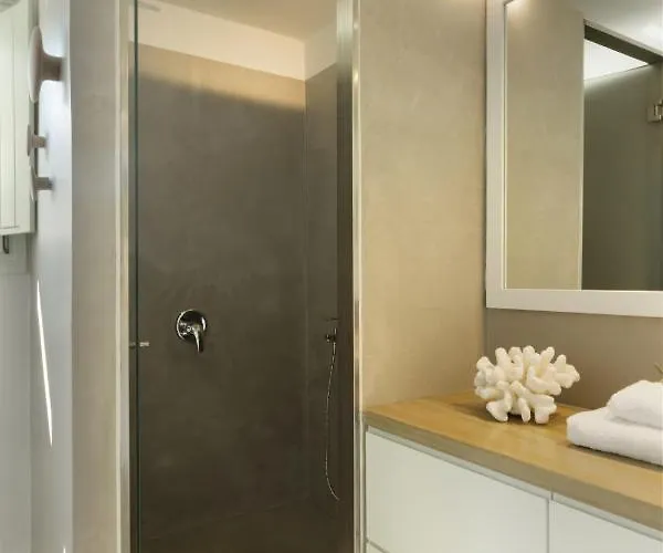 Stunning Beachfront 3br That Has It All! * Амбелас