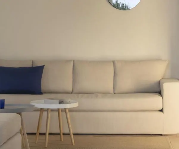 Вилла Stunning Beachfront 3br That Has It All! Амбелас