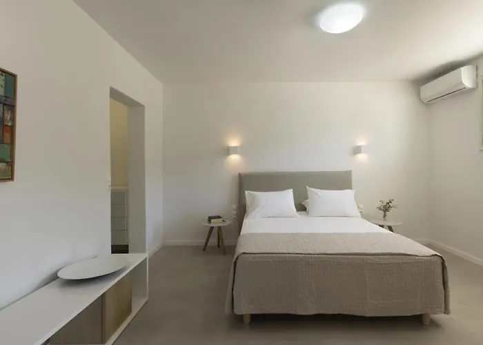 Stunning Beachfront 3br That Has It All! * Амбелас