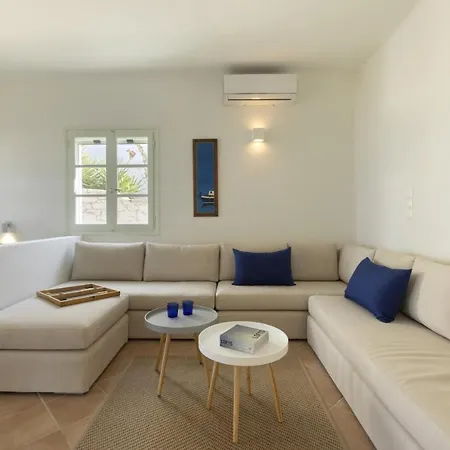 Stunning Beachfront 3br That Has It All! فيلة *
