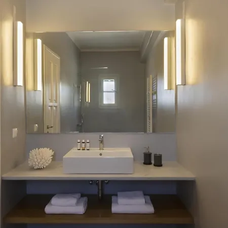 Stunning Beachfront 3br That Has It All! فيلة *